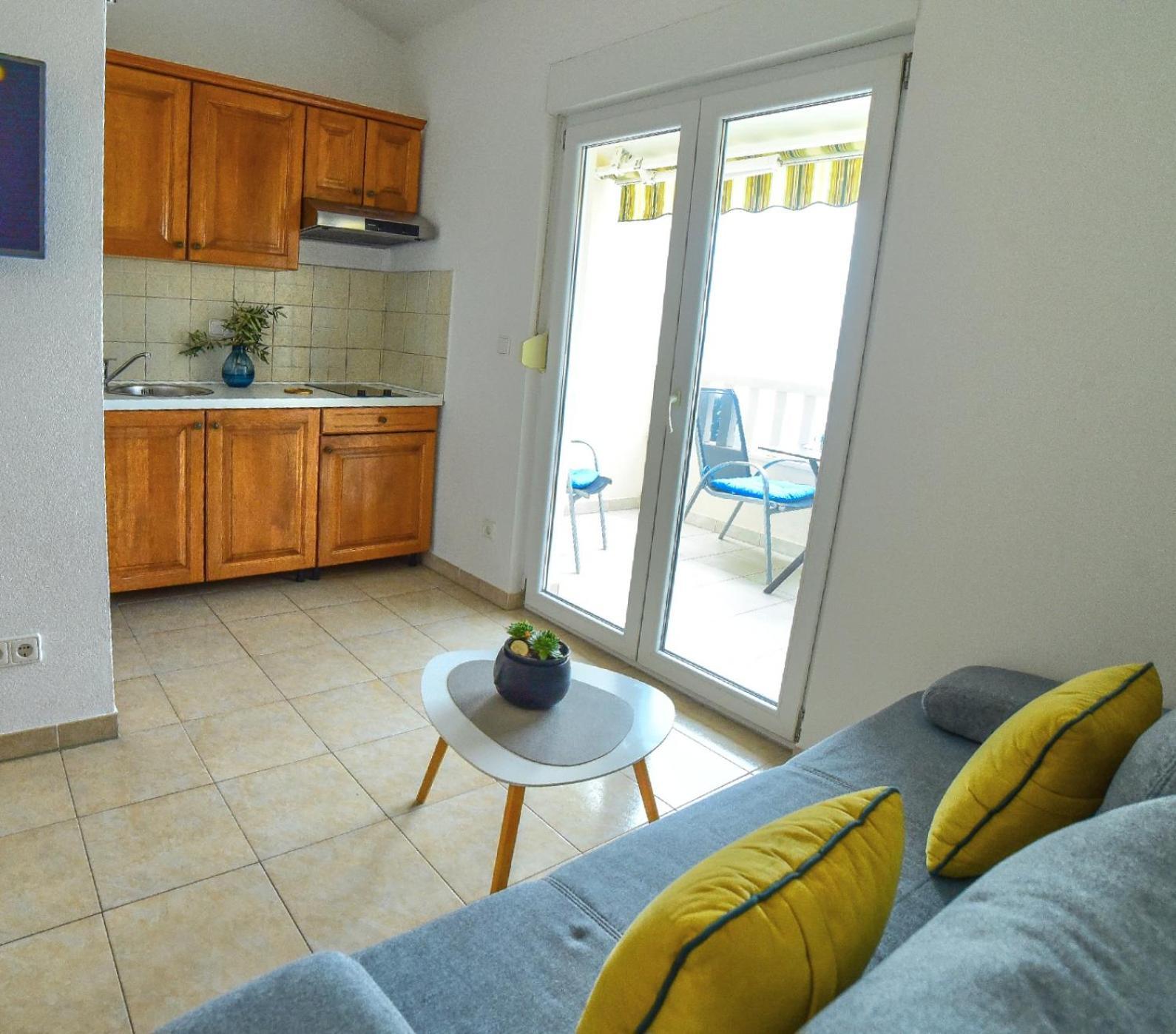Apartma Mba 1 *